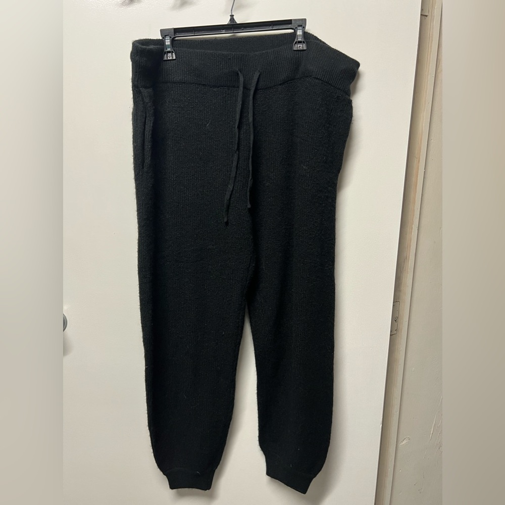 Express XL 1x black sweater material jogger drawstring pants leggings cozy NWT